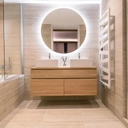 Le Des Amis - - Piscine, Cine, Salle De Jeux