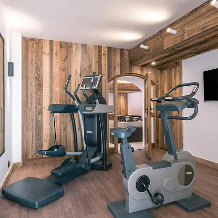 Chalet Des Amis - 15 Pers à - 400m Piscine Salle De Jeux Ciné