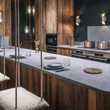 Des Amis - 15 Pers à - 400m Piscine Salle De Jeux Ciné Chalet